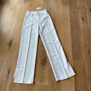 NWT Mng Pants - Size 4 - Summer Staple!